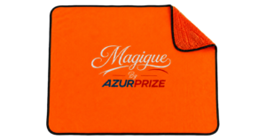 Serviette microfibre voiture orange MAGIQUE by AZURPRIZE au format 70 × 90 cm